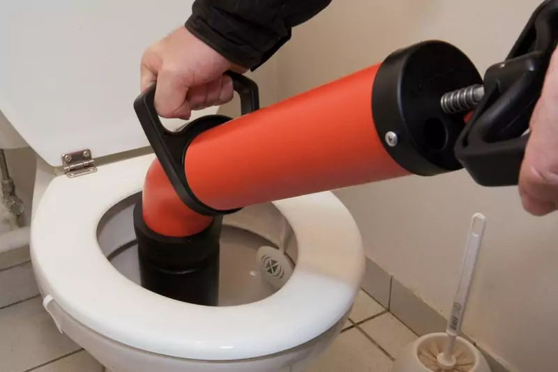 Comment déboucher un évier naturellement ?